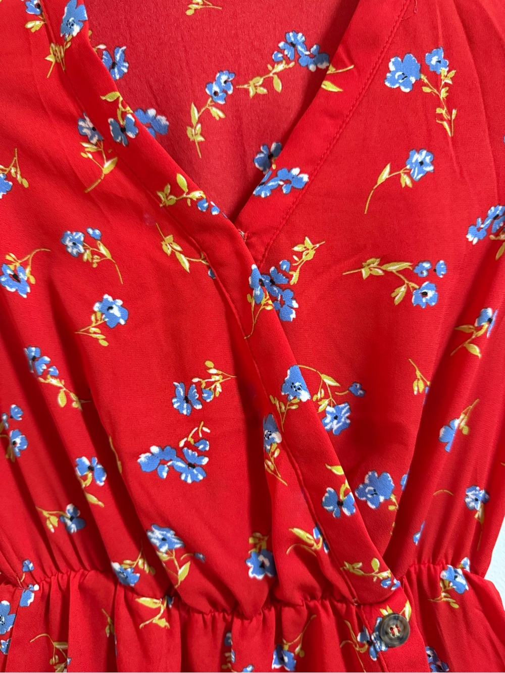 Sienna Sky Red Floral Short Sleeve V-Neck Women's Dress - Picture 4 of 7